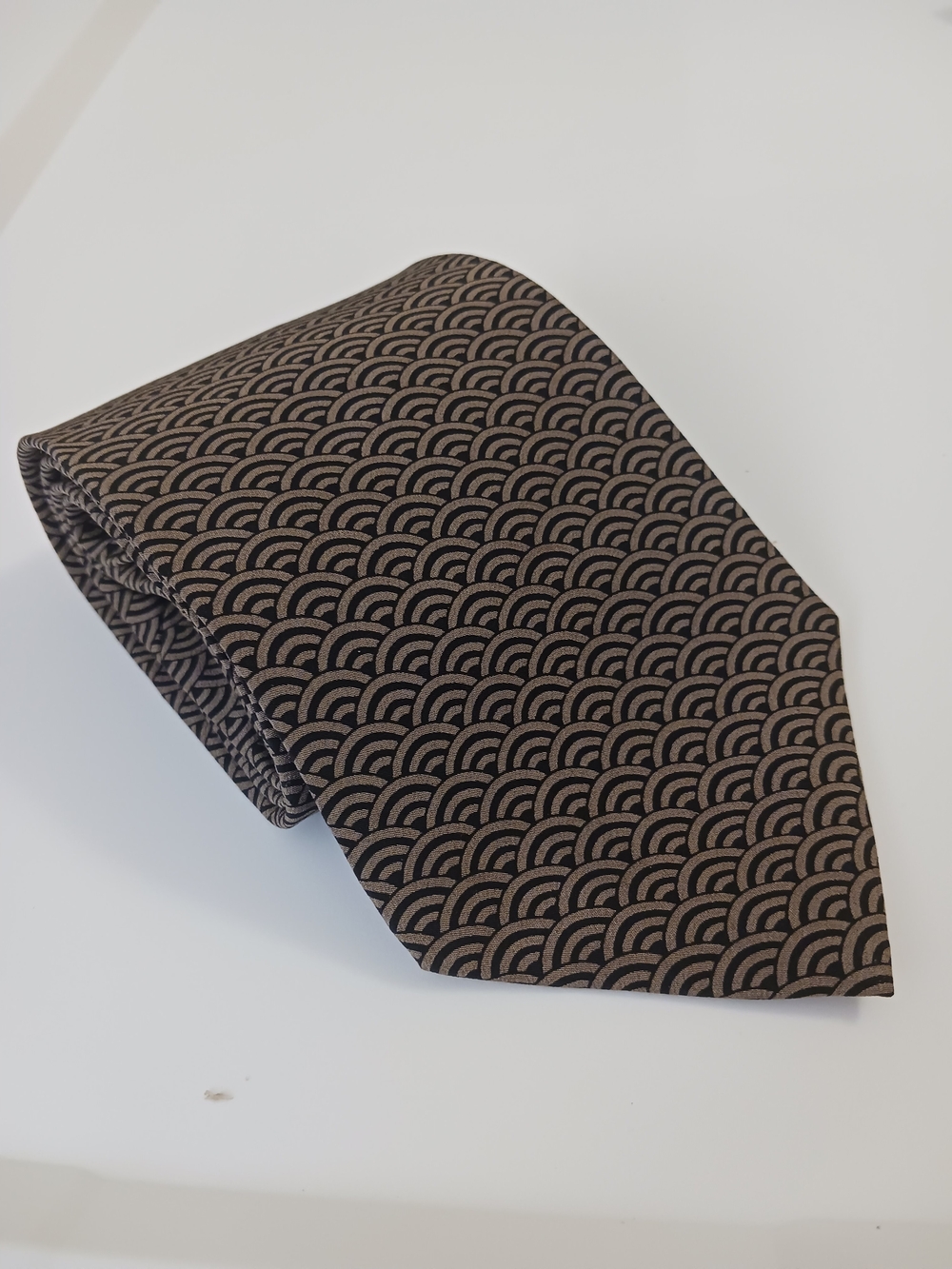 Barneys New YorkDesigner Men's Silk Necktie Brown Geometric Fan-Arch Italy
